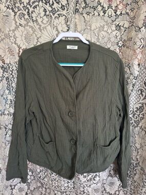 Max Studio Lightweight Olive Green Cropped Jacket